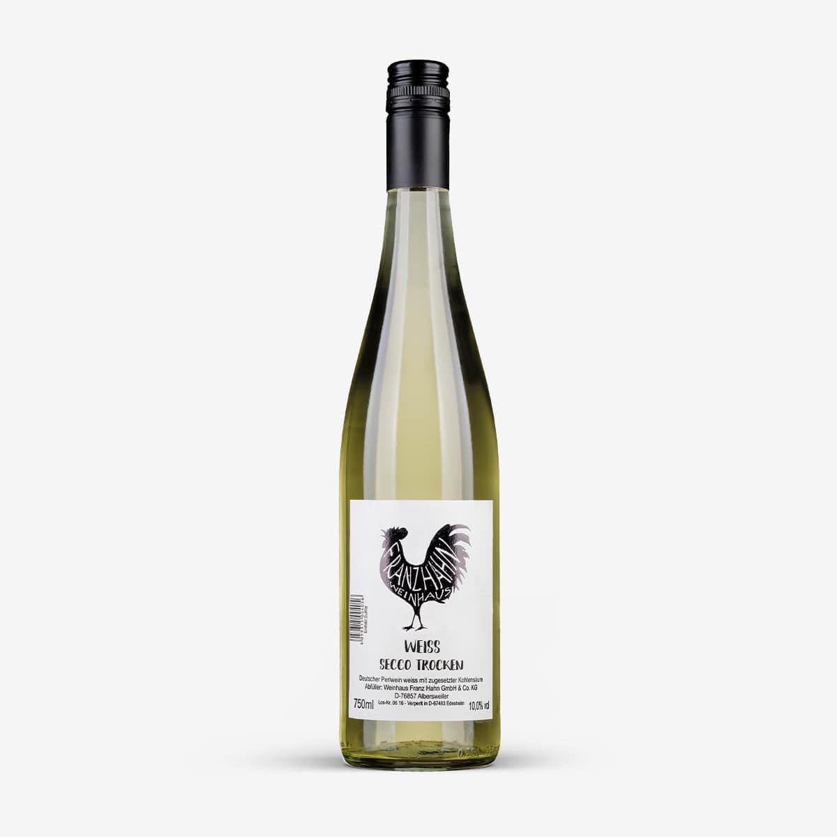 Eine 750ml Klarglasflasche Weiss Secco (10,5% ABV) mit einem schwarzen Schraubverschluss. Das Etikett zeigt einen schwarzen Hahn und "Weiss Secco Trocken".